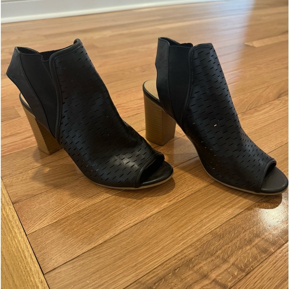 Charlotte Russe Black Wedge Heel Open Toe Slip On Shoe - Picture 2 of 8